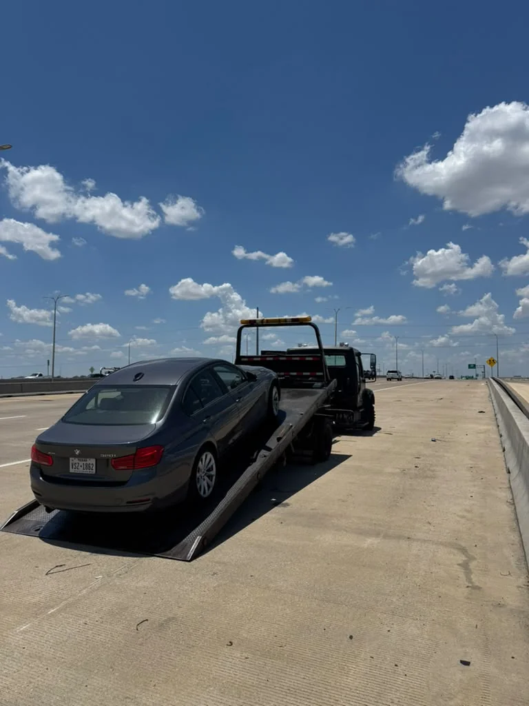 Roadside Assistance Irving TX - Highway Breakdown and Emergency Safety Guide Roadside assistance technician responding on Dallas highway