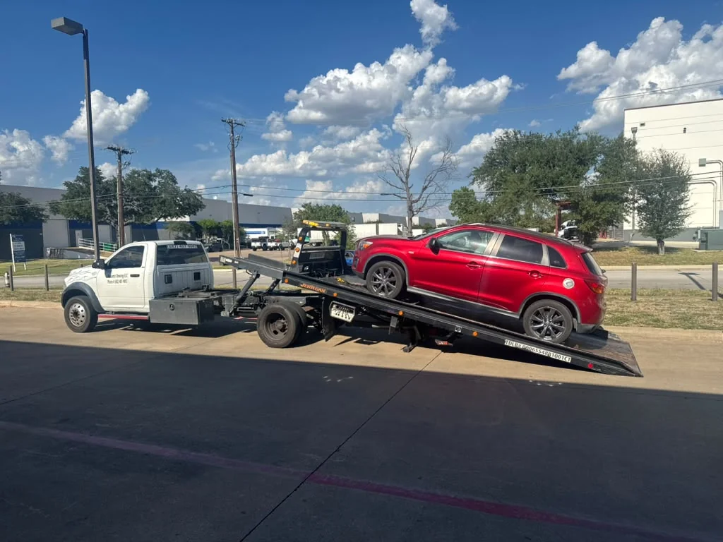 West Dallas Towing - 24/7 Service Areas Across Dallas-Fort Worth West Dallas Towing commercial flatbed rollback tow truck
